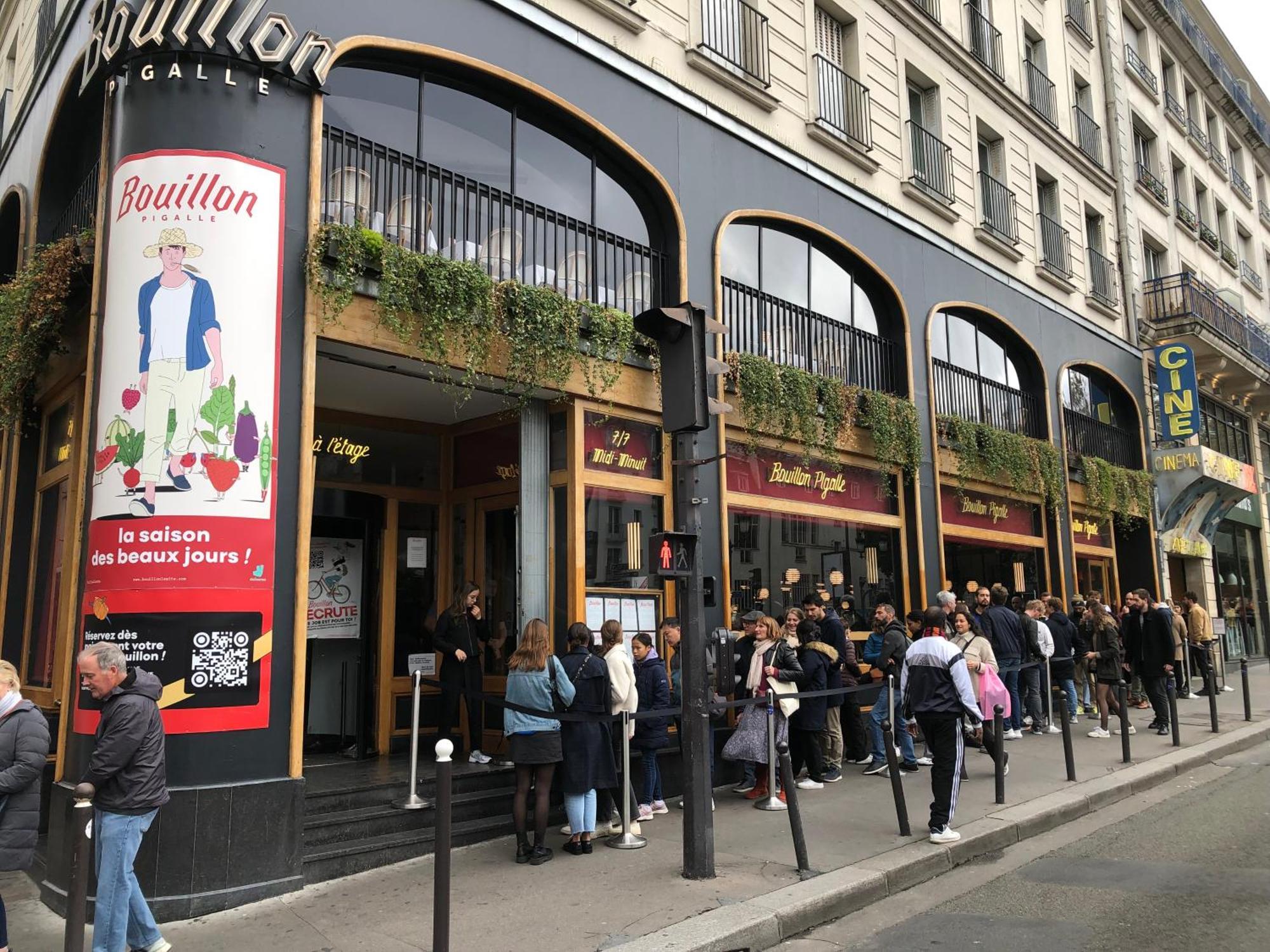 Studio Pigalle De 25 M2 - 2 Lits Simples Type Gigogne Pour 2 Personnes - Quartier Hypertouristique - 3 Minutes De La Station Metro Pigalle ,Petit Train Vers La Butte Montmartre - Cabaret Moulin Rouge -Restaurants Bouillon Pigalle,Berliner Pigalle Paris Exterior foto