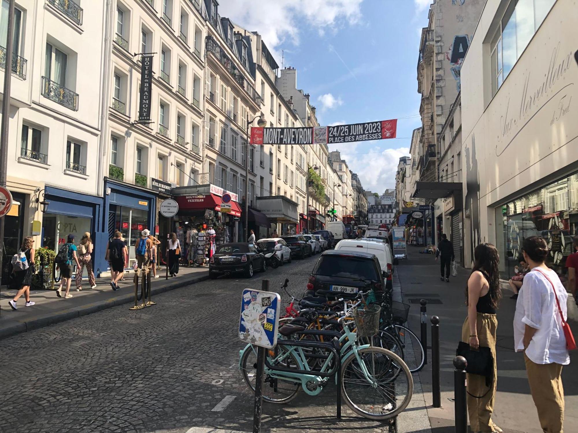 Studio Pigalle De 25 M2 - 2 Lits Simples Type Gigogne Pour 2 Personnes - Quartier Hypertouristique - 3 Minutes De La Station Metro Pigalle ,Petit Train Vers La Butte Montmartre - Cabaret Moulin Rouge -Restaurants Bouillon Pigalle,Berliner Pigalle Paris Exterior foto